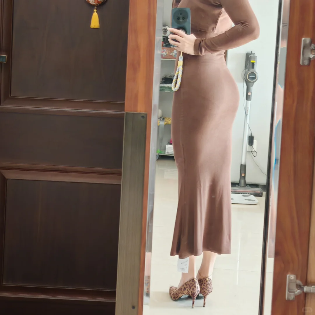 不健身的时候穿什么 当然是最爱的包臀裙啦