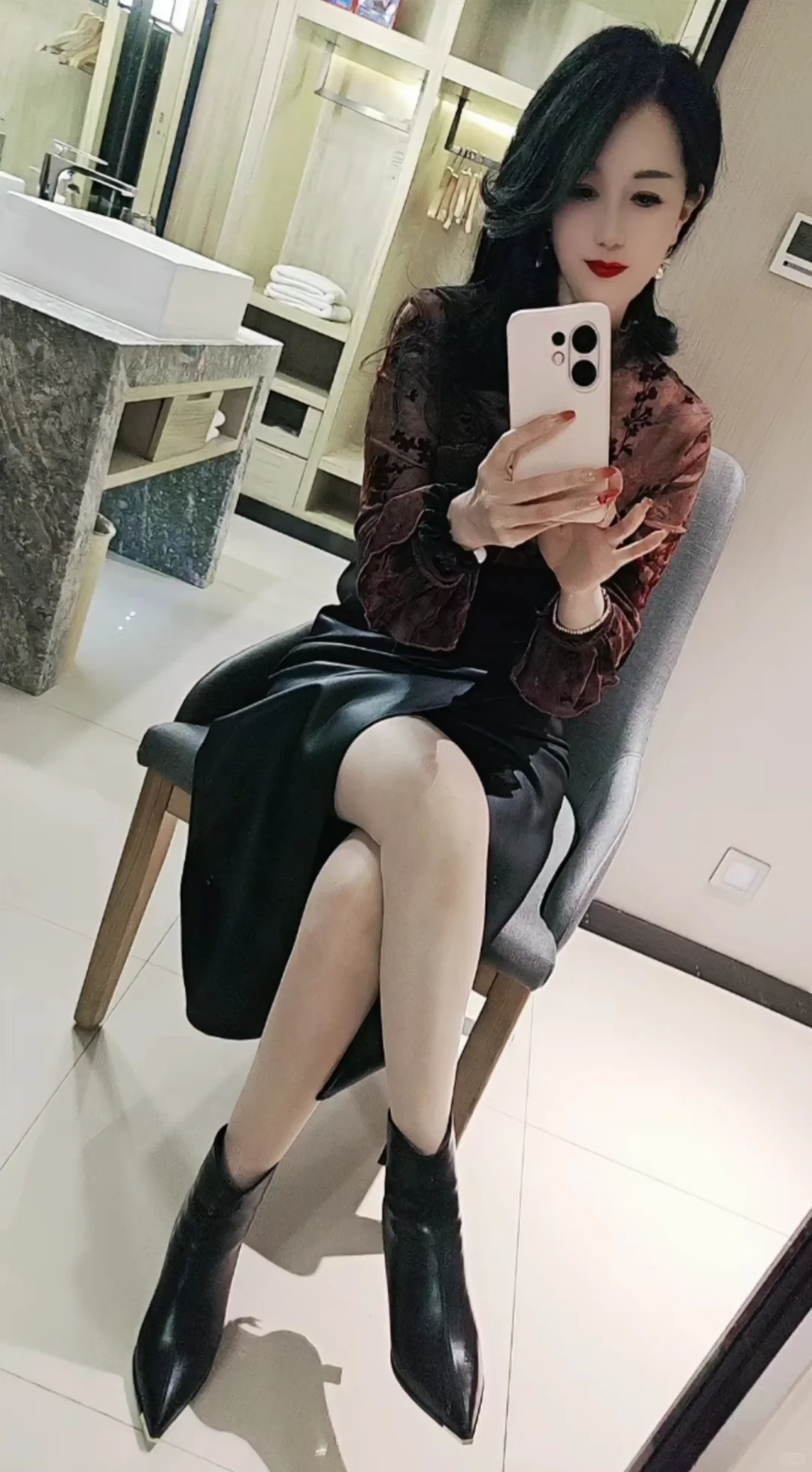 熟女高冷职场风 宝宝们看了也点个关注吧