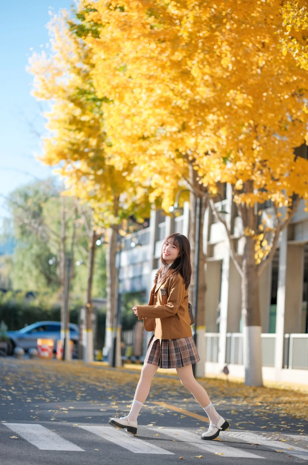 要和我一起走秋天的街吗？🍂