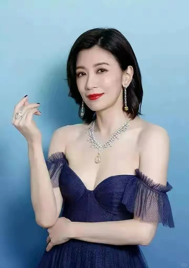 贾静雯性感写真合集，岁月不败美人