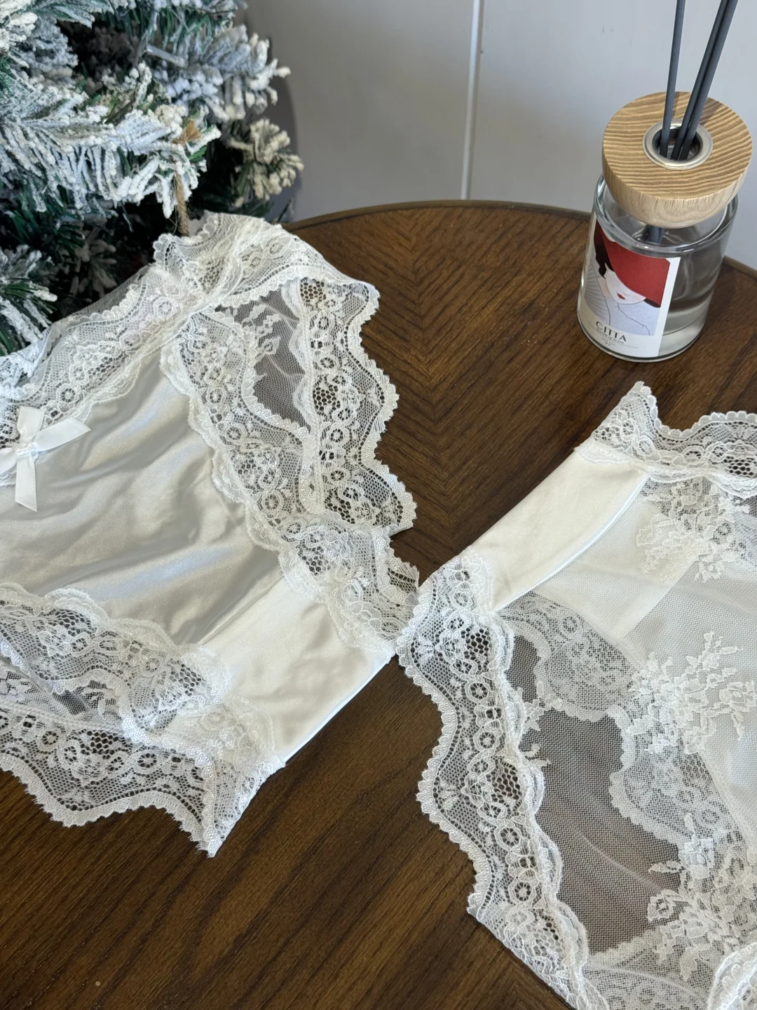 白蕾丝这波赢麻了🤍