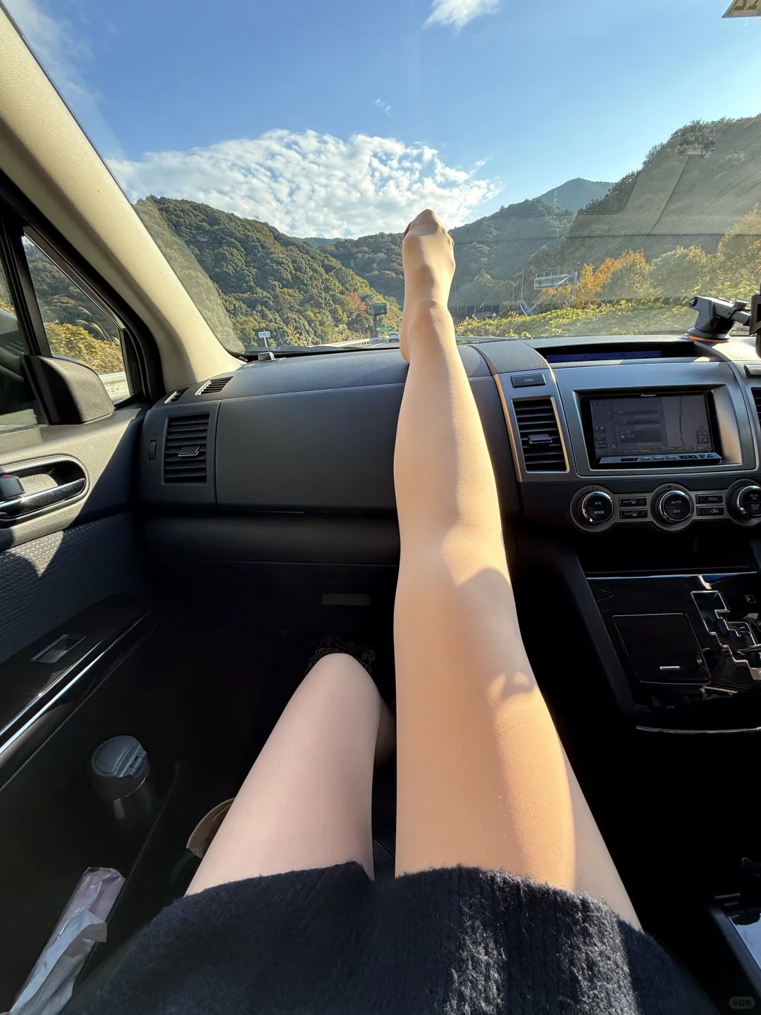 车载光影下的光腿神器，绝了！