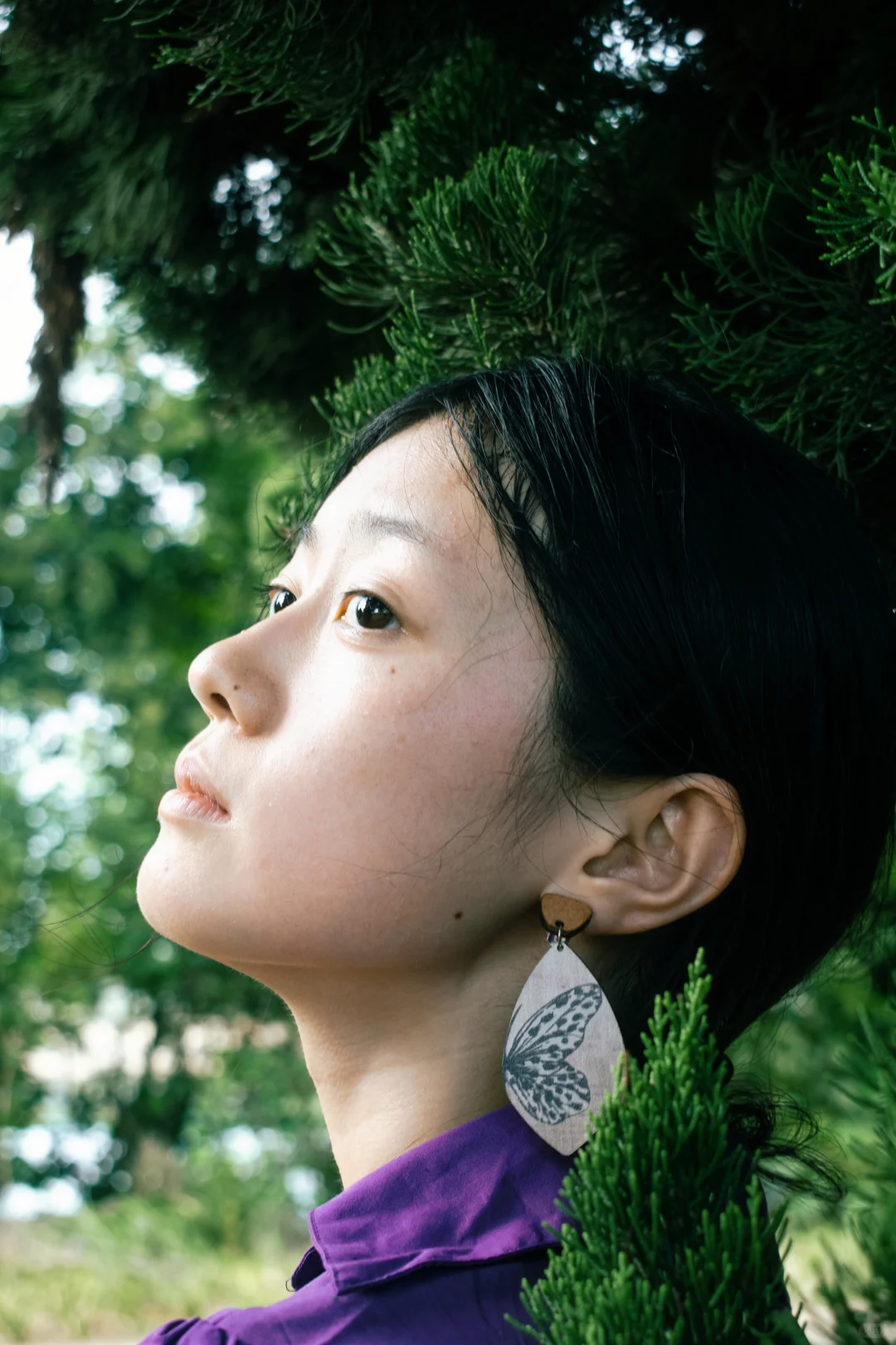 她会让人想起辽阔的森林、原野和海洋