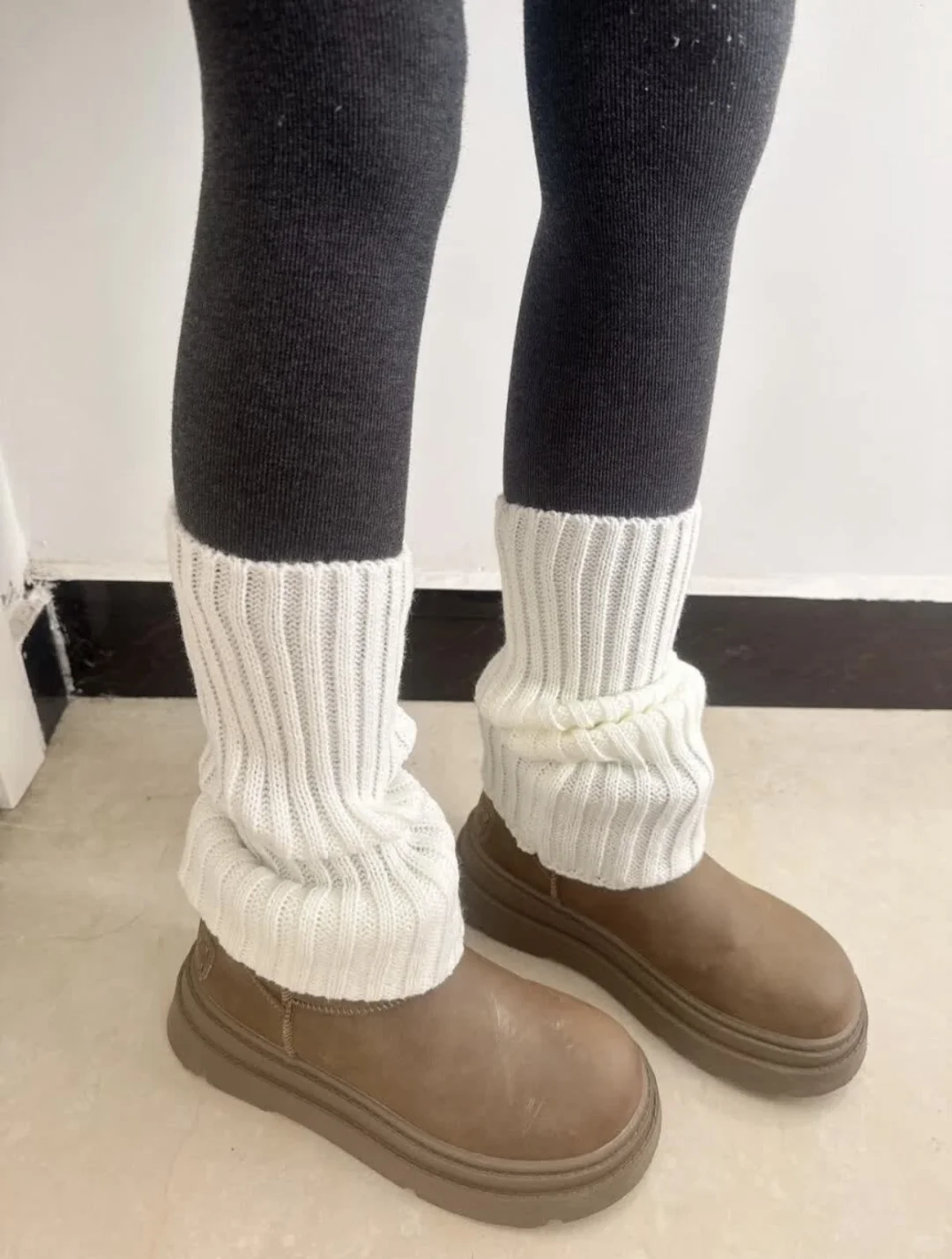 显的我腿也太细了