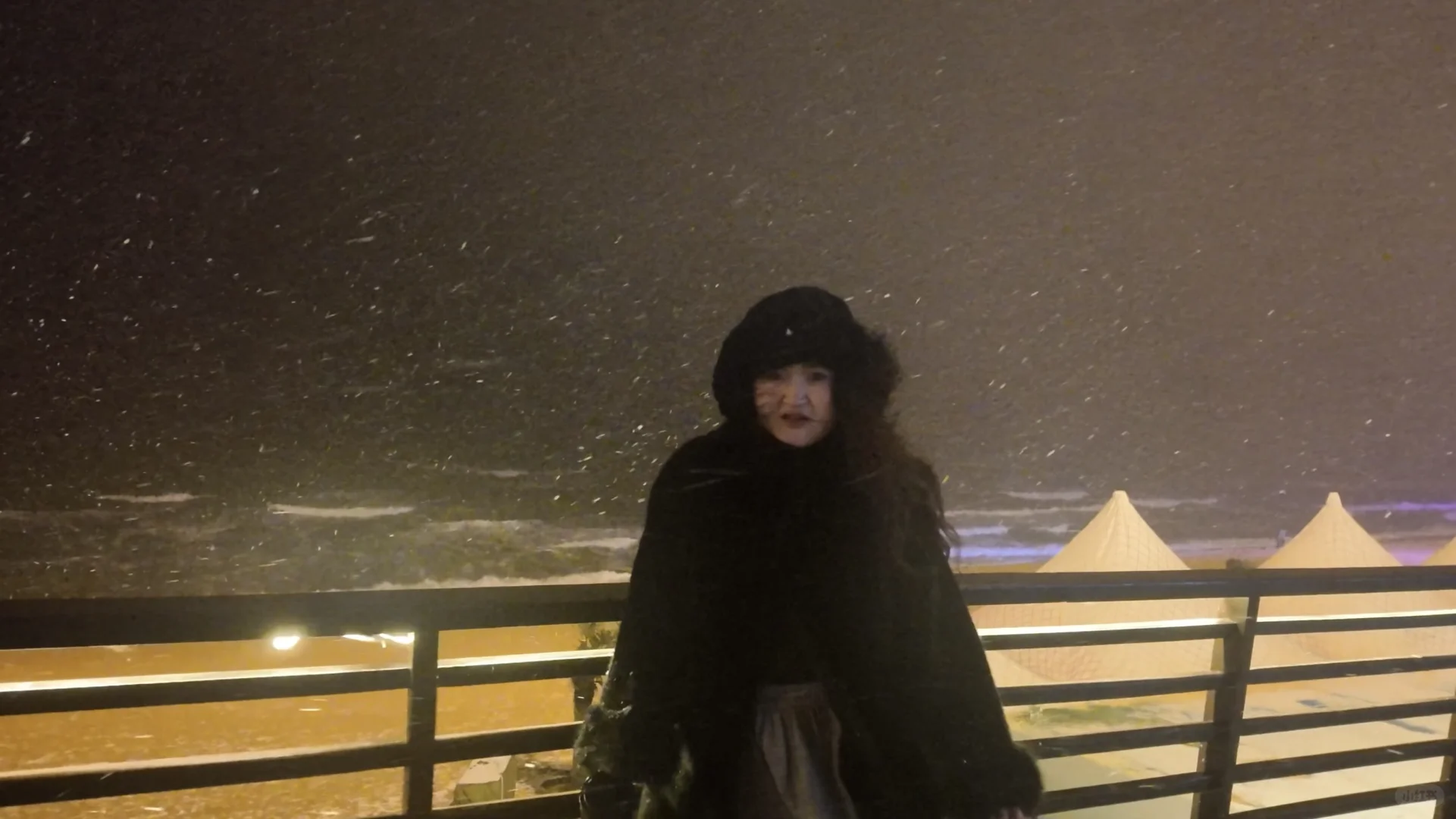 威海冬季旅游穿搭｜租大衣保暖又好看