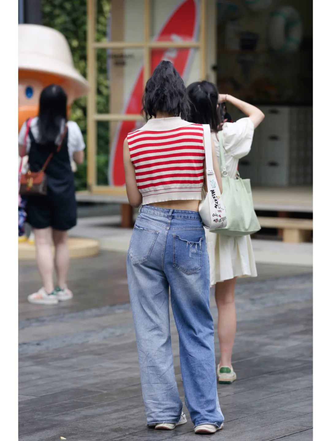 深圳街拍粉裙高跟小姐姐