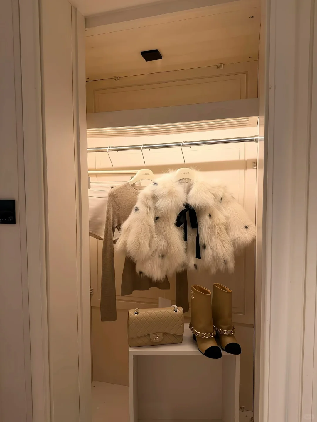 成熟女人的三大标志：穿貂买黄金听凤凰传奇