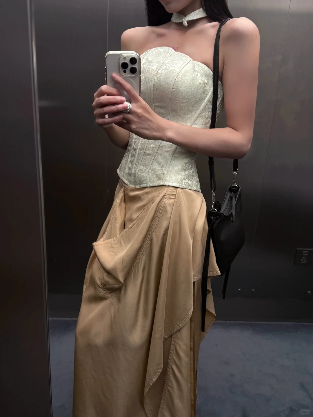 鱼骨抹胸到底能搭出几种风格🔓