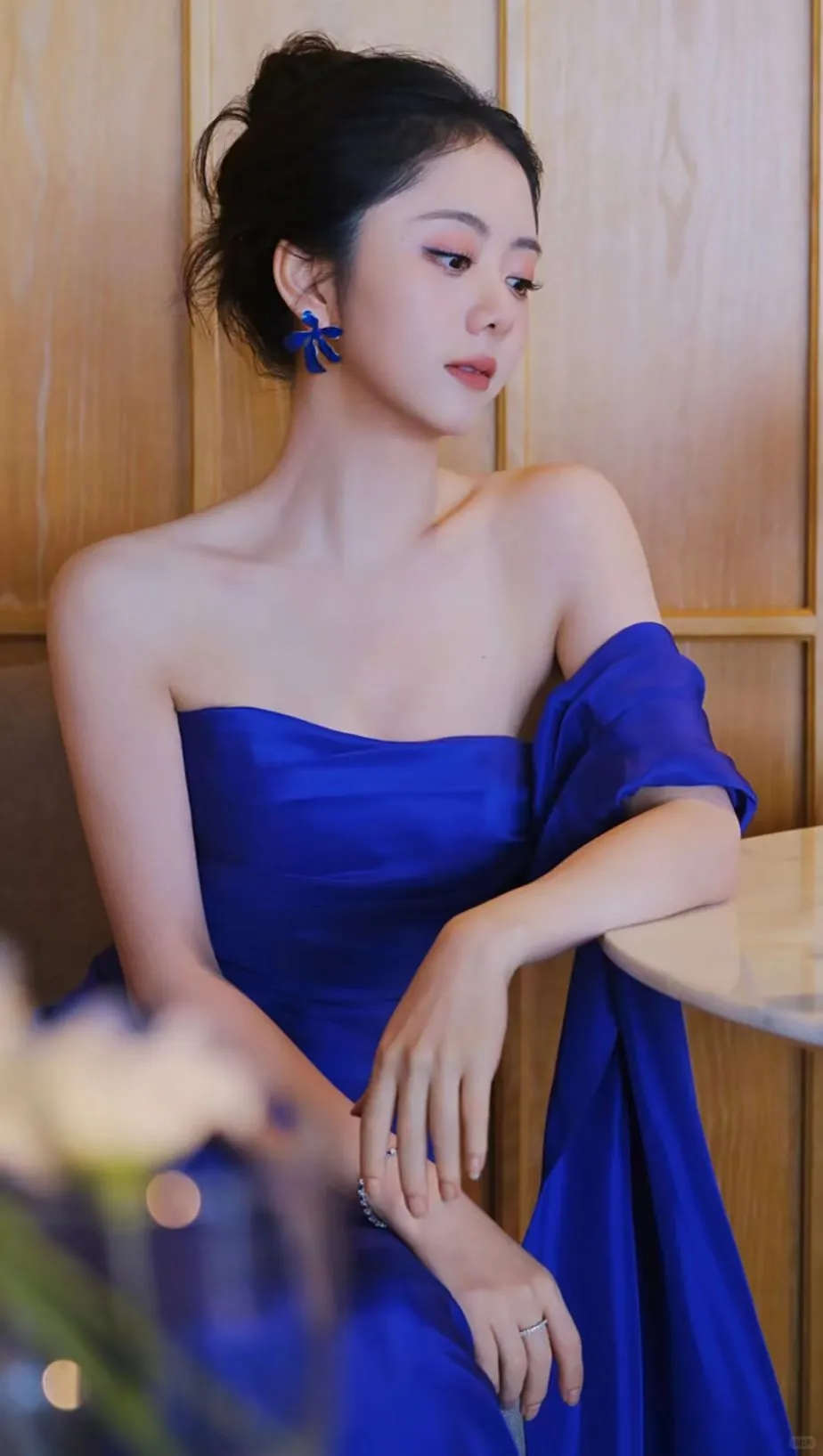 她好美啊！美得恰到好处！