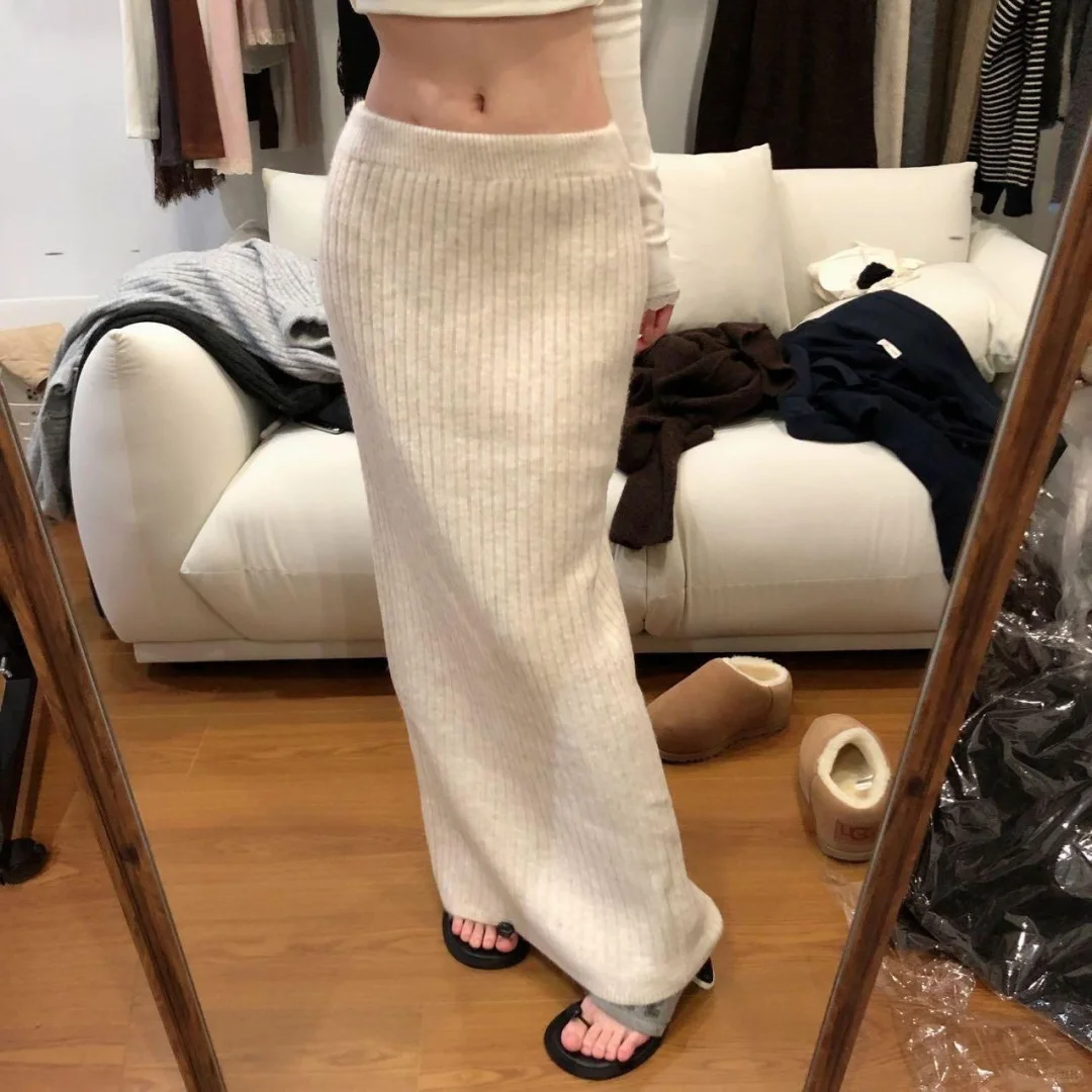 秋冬气质穿搭！显瘦温柔风针织半身裙