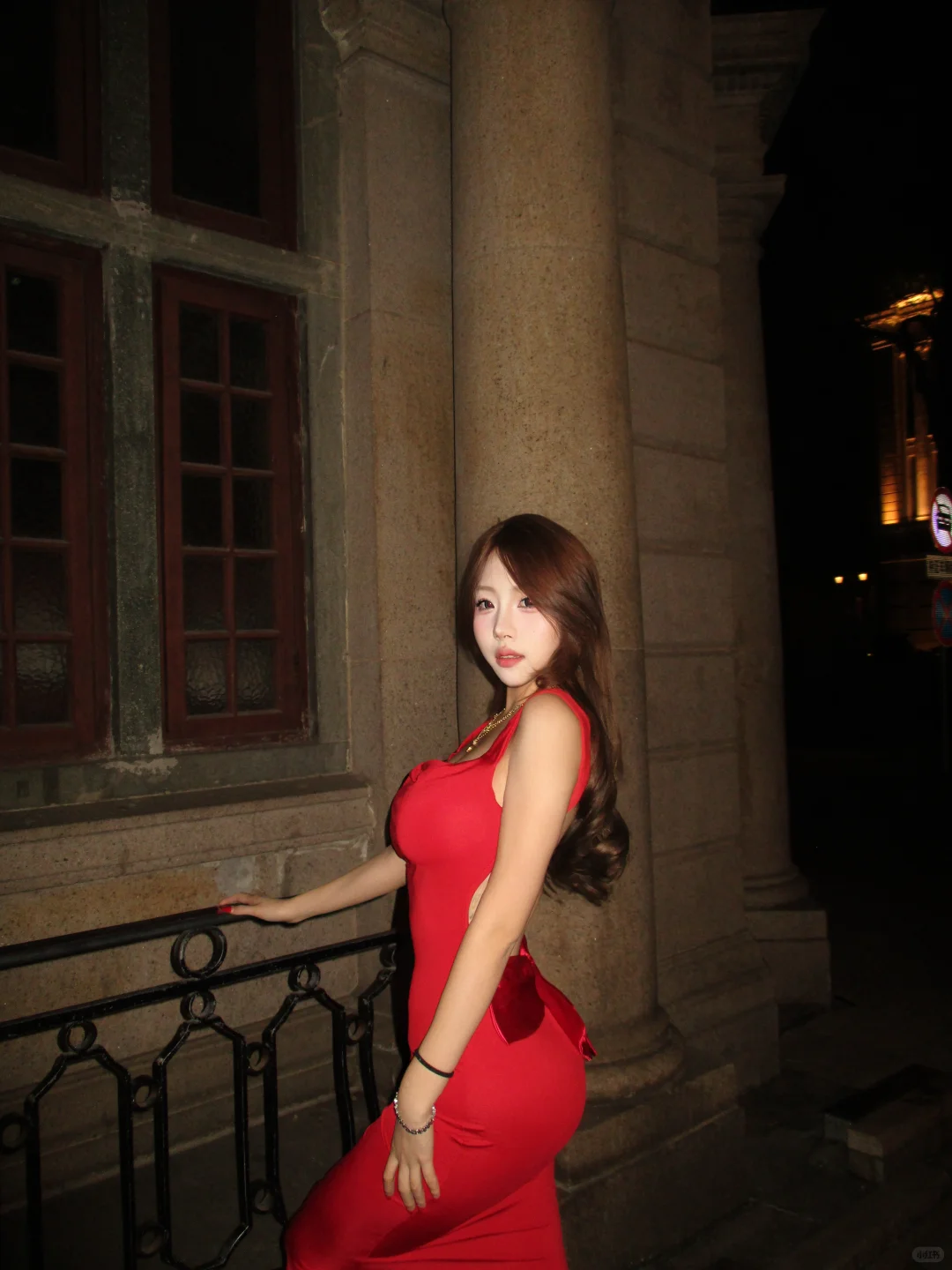 真的有被那个街拍红色礼服惊艳过！