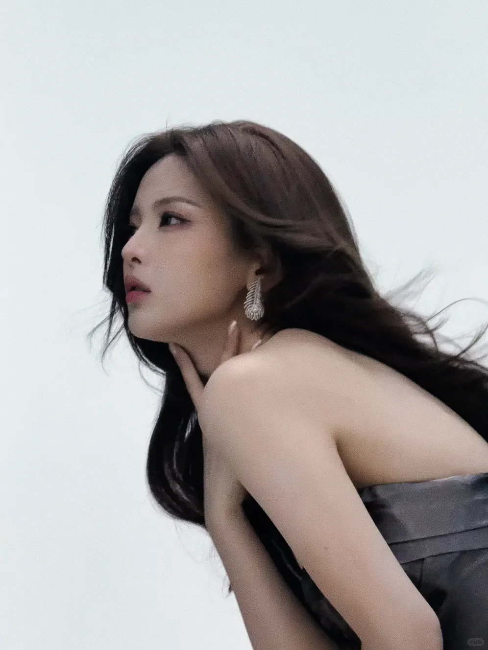 甜妹性感杀！杨超越凹凸身材+漫画腿绝了