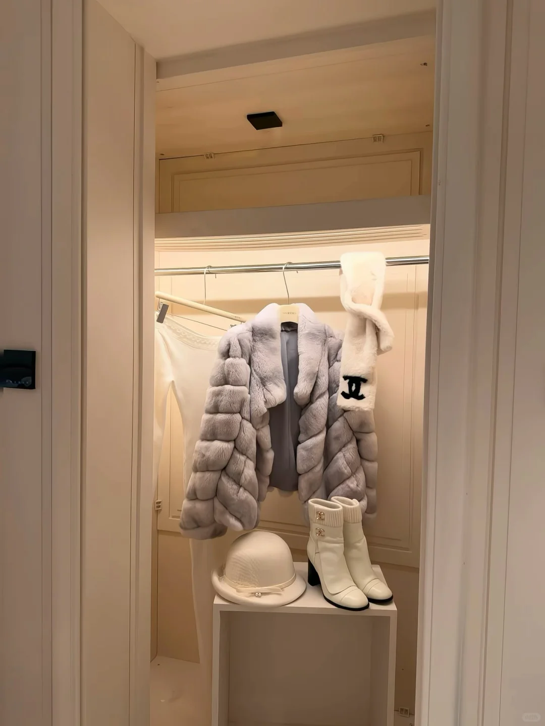 成熟女人的三大标志：穿貂买黄金听凤凰传奇