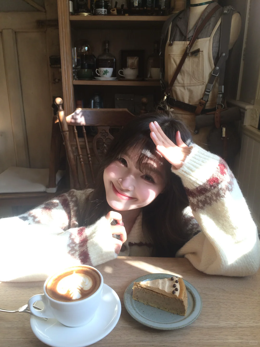 存一些古早氛围感咖啡店拍照姿势🫧✨🍮