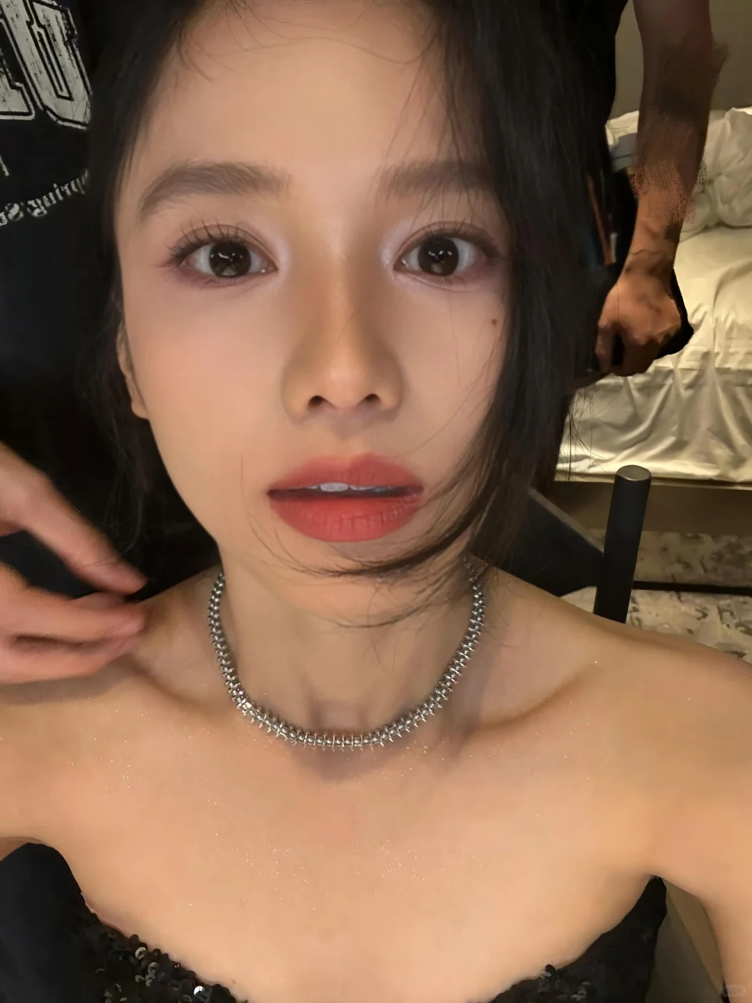 张婧仪，怼脸拍