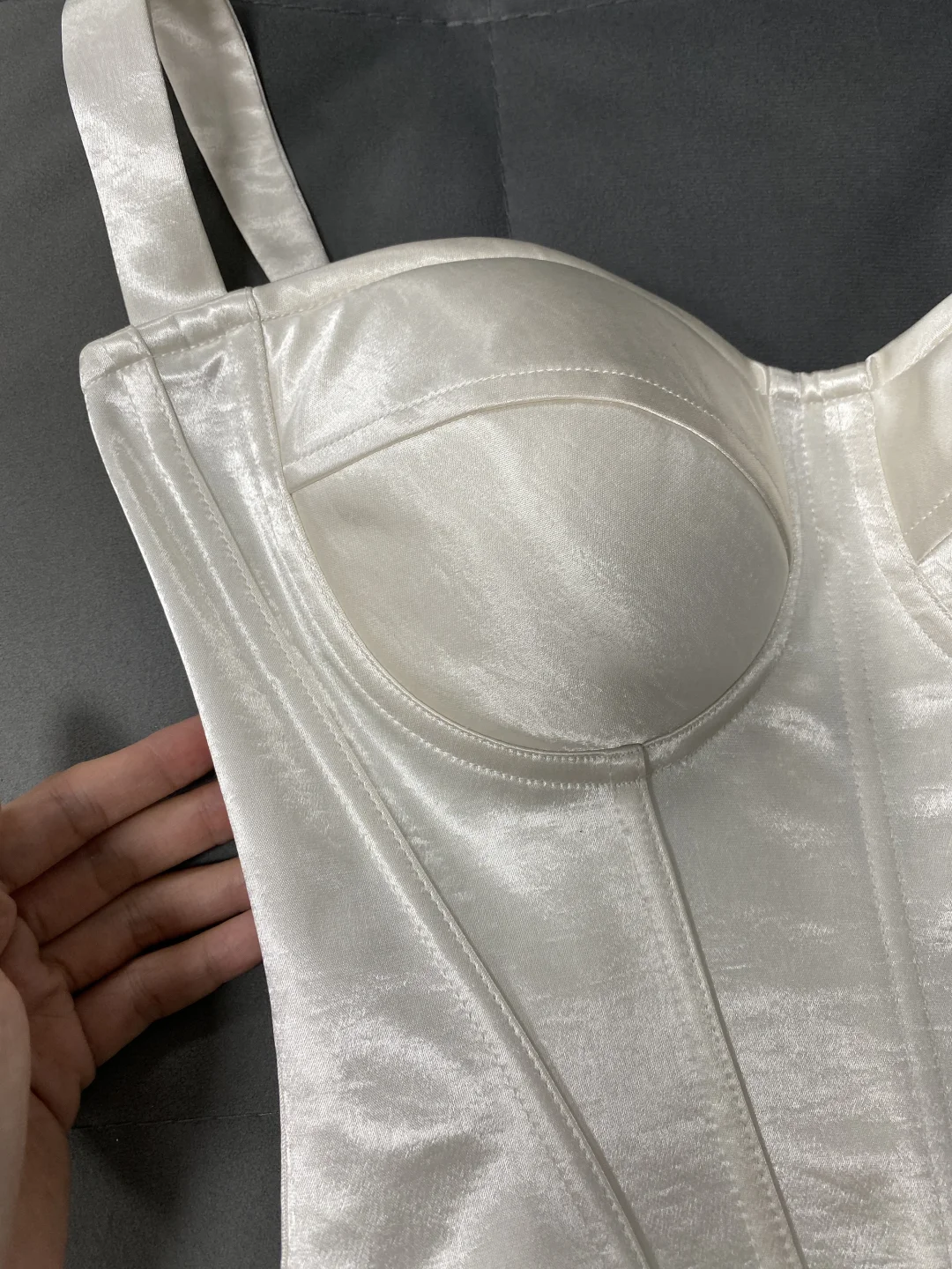 新品预览❗️女生独特的胸衣战袍❗️