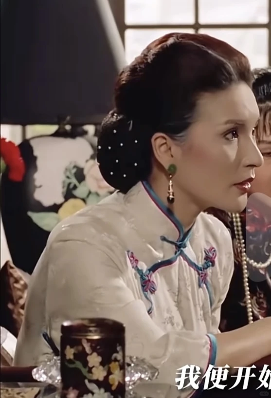 全网求助：这素谁！好美