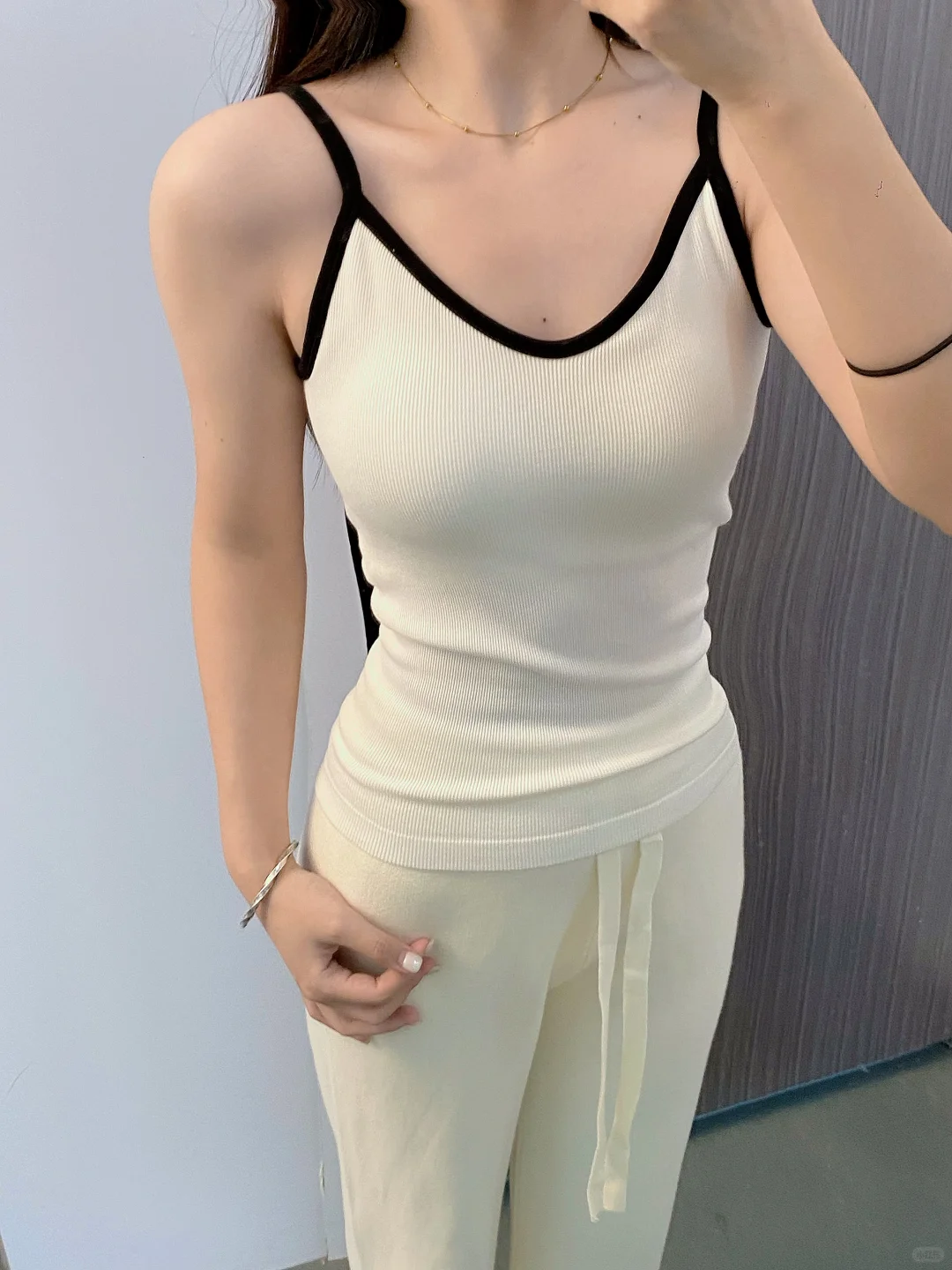 今天穿的也很舒服啊～针织背心