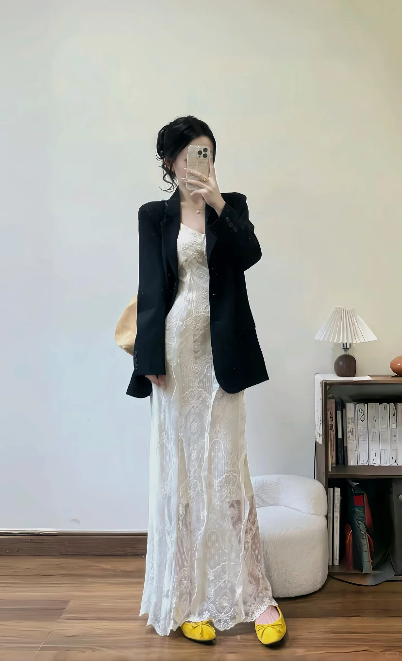 白月光裙和黑钻西装太绝了！🍃🍃