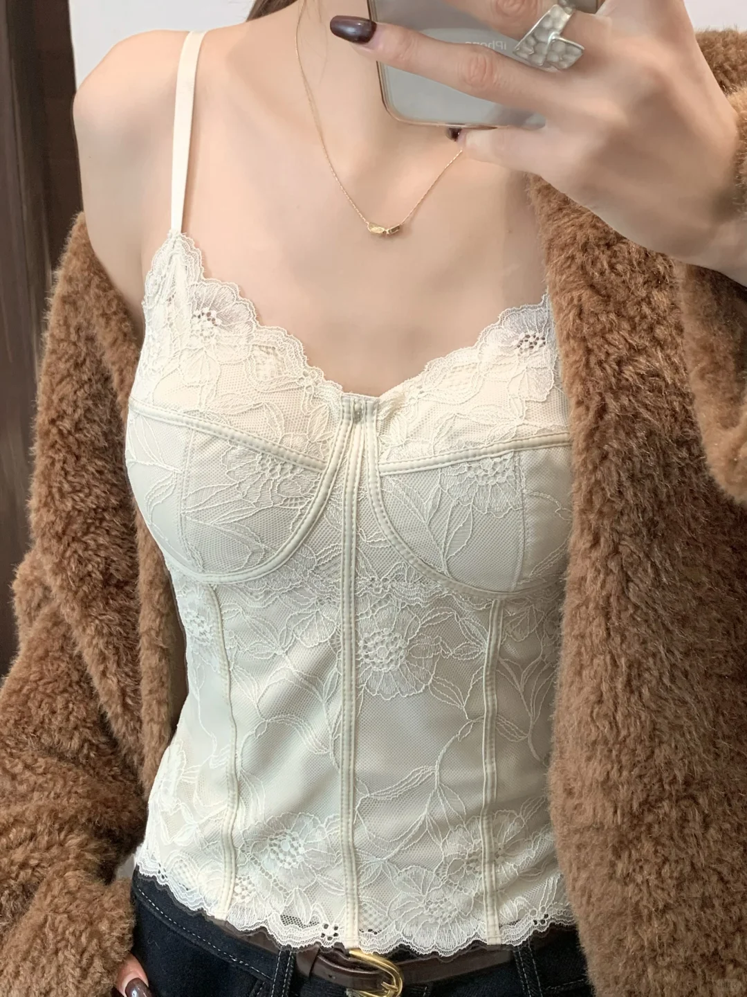 这蕾丝吊带尊的泰美了!法式慵懒感拿捏了