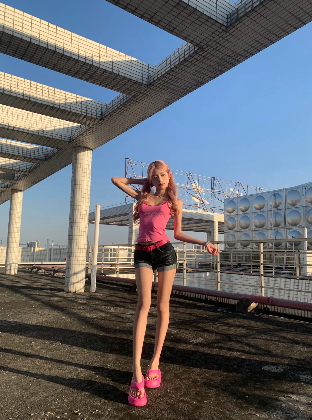 在背后骂我的时候别忘了欣赏我的翘臀