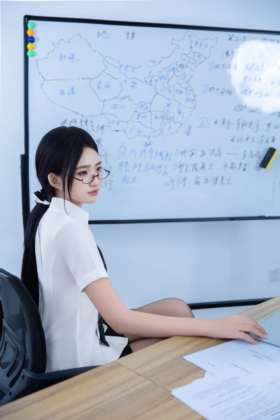 当西装成为深海囚笼🌊