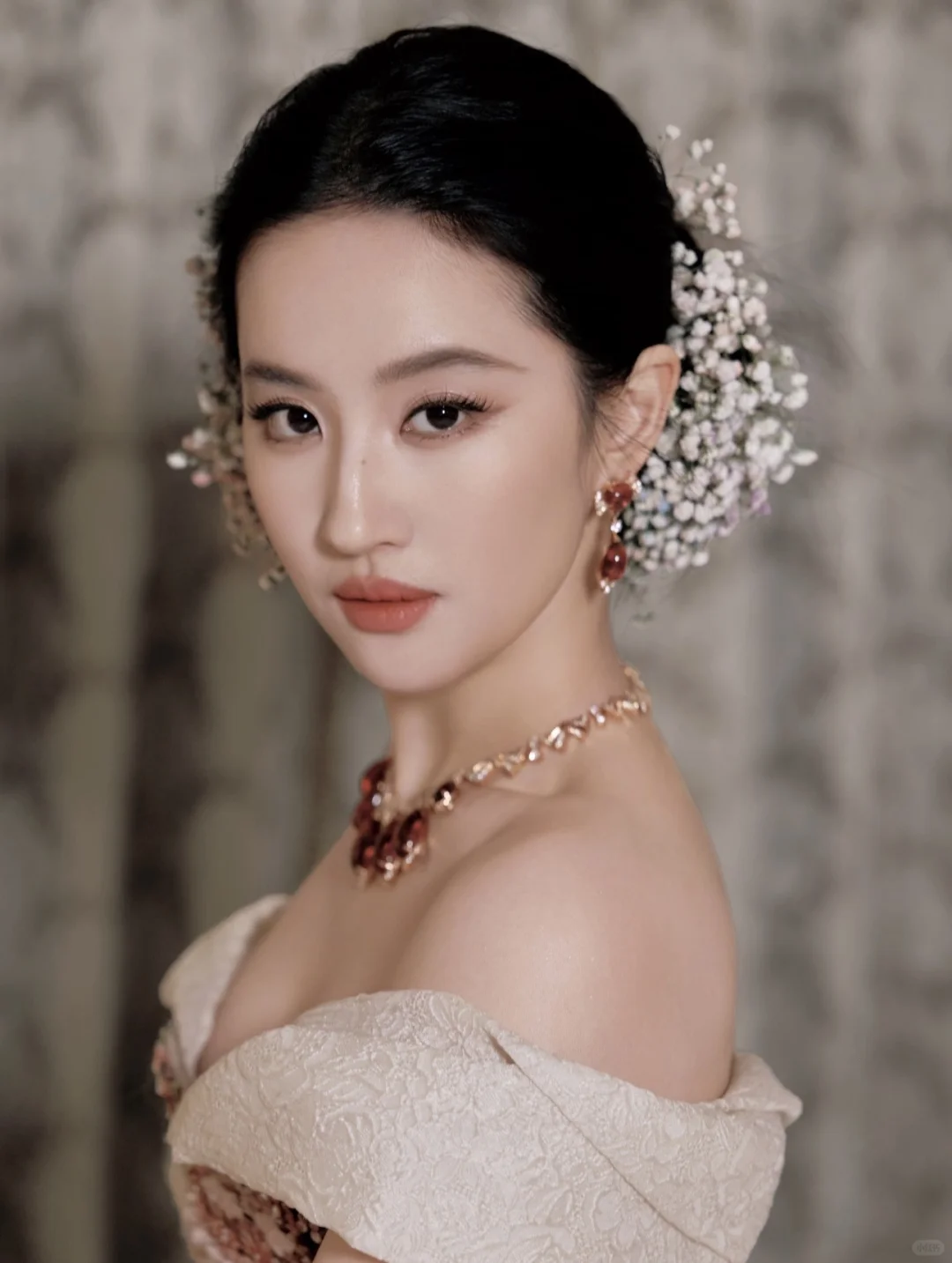 刘亦菲的颜值，到底高级在哪？