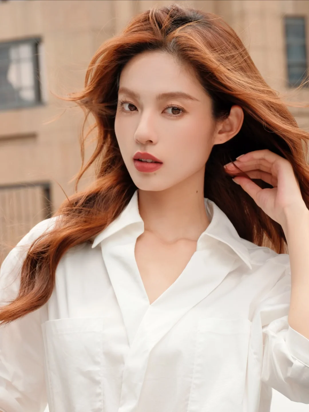 这个模特也太会拍了