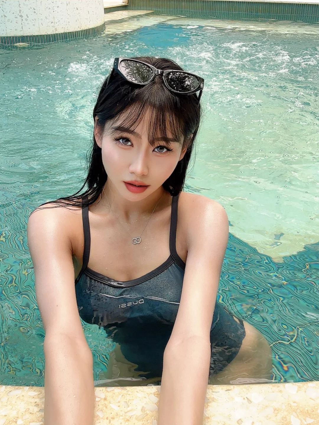 假装看不见 余光千百遍👙