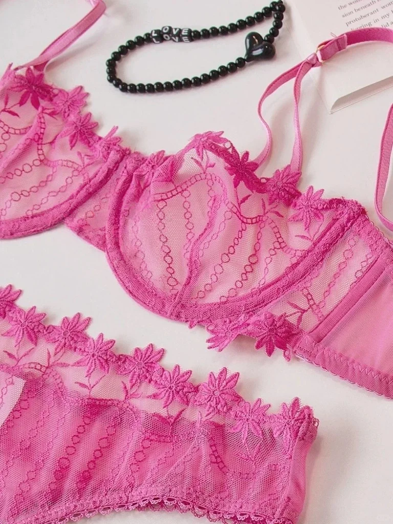 蕾丝与👩🏻，天生密不可分的情人