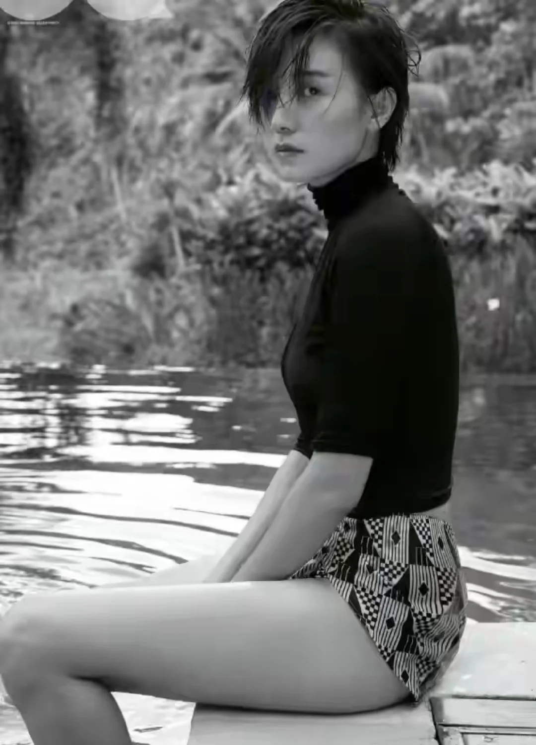 宋佳，充满野性的大胆写真，凹造型❤