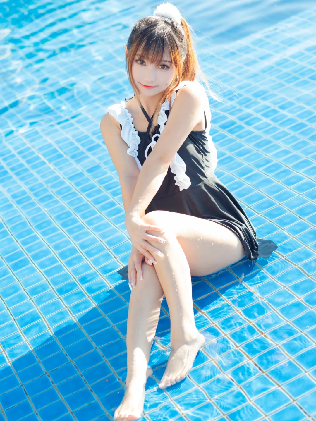 夏日☀️泳池大作战🌊微胖少女泳装写真集