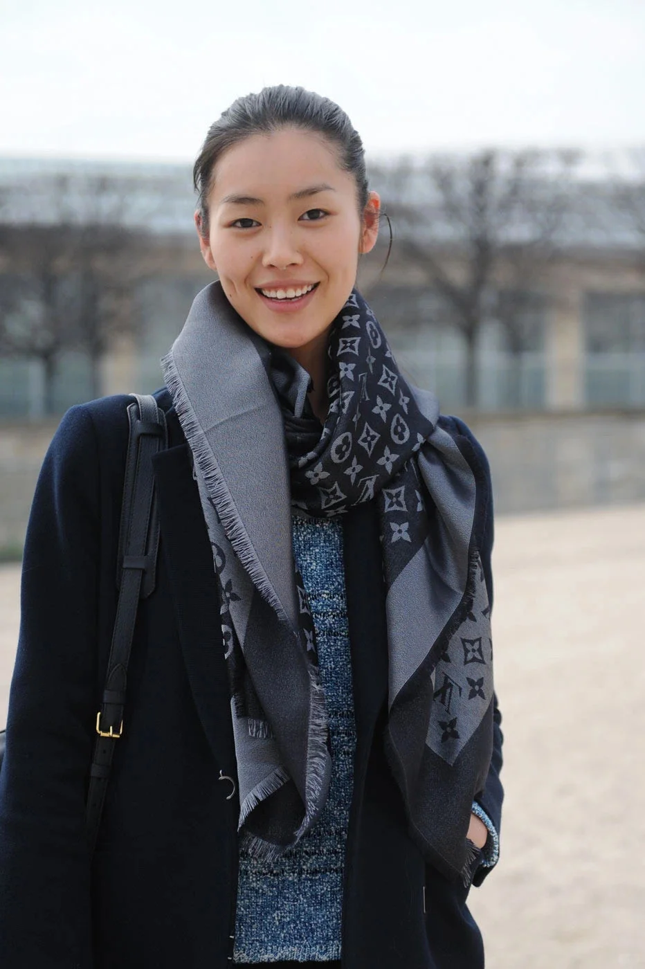 ✨考古 刘雯时装周街拍 魅力十足