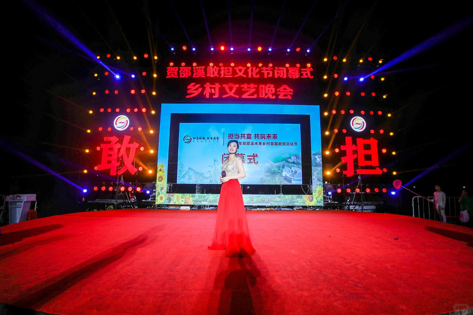 年会C位战袍｜选对礼服让的3个秘密㊙️