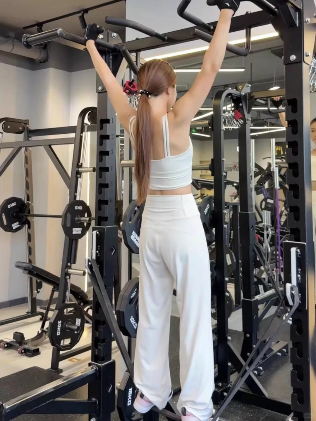 冬天健身房和白色更配~