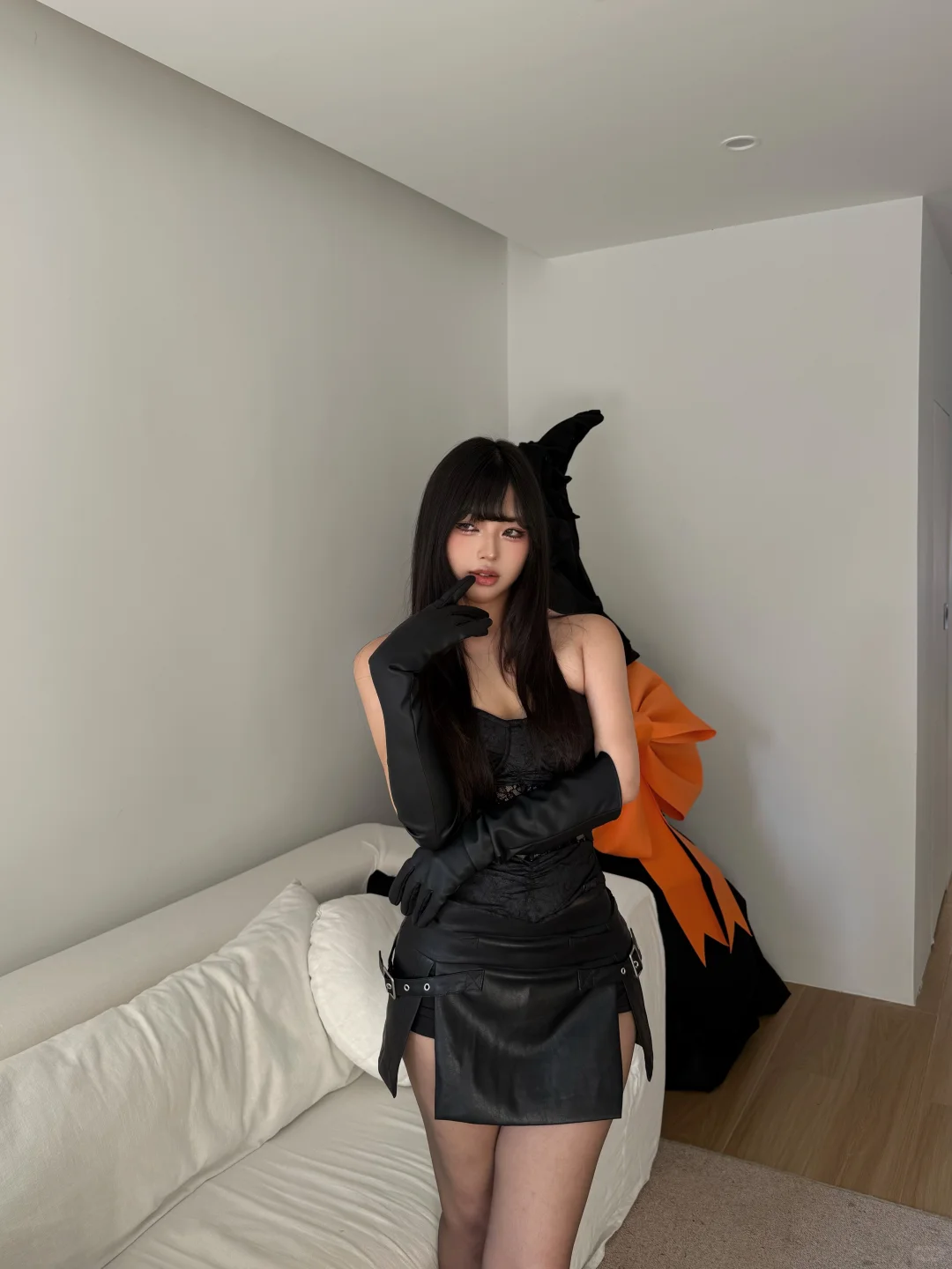 鱼骨胸衣加持 女王气场在线