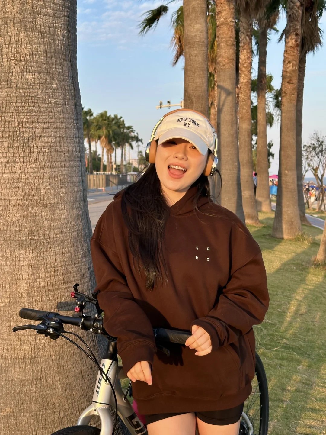 和我的自行车在海边看日落🚴