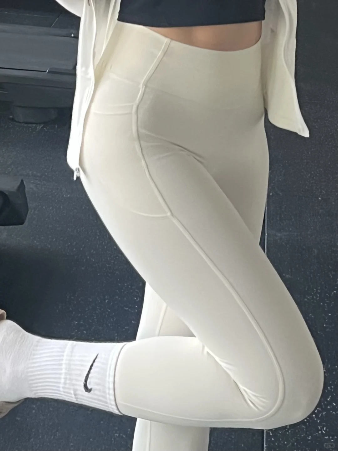 🤍白蛋白真的是瑜伽裤里的“纯欲天花板”吧？