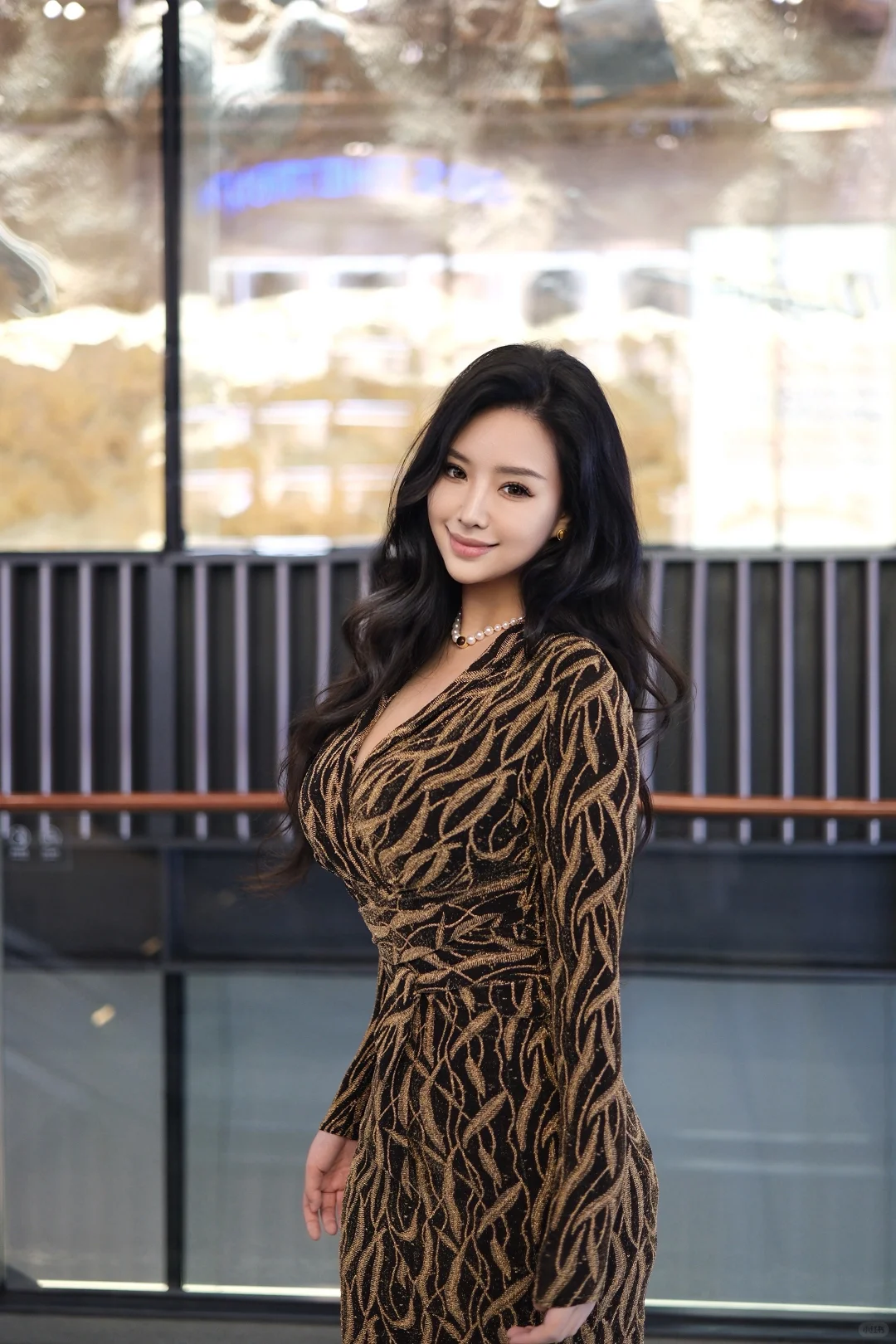 哪有什么一见钟情 只是刚好那天穿了包臀裙