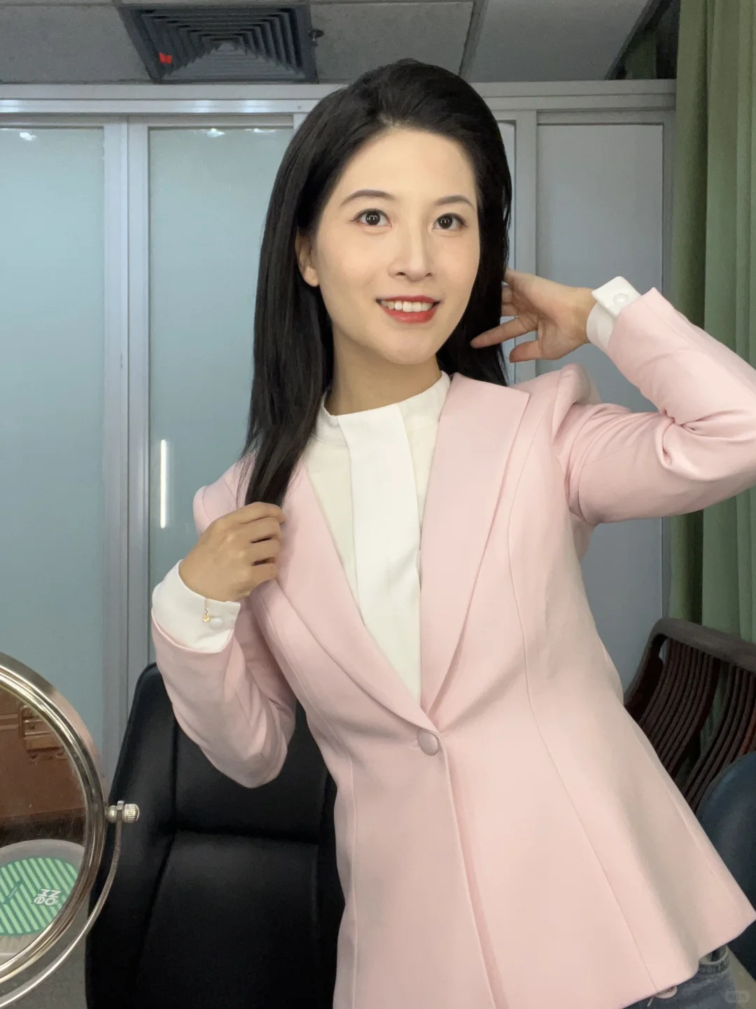 “你甚少穿得这样娇嫩的颜色”🌚