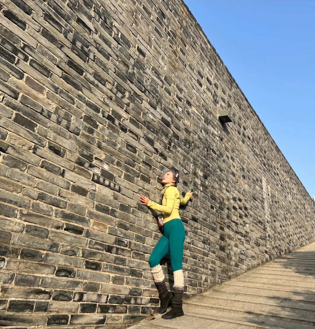 古城墙拍照 瑜伽裤外穿