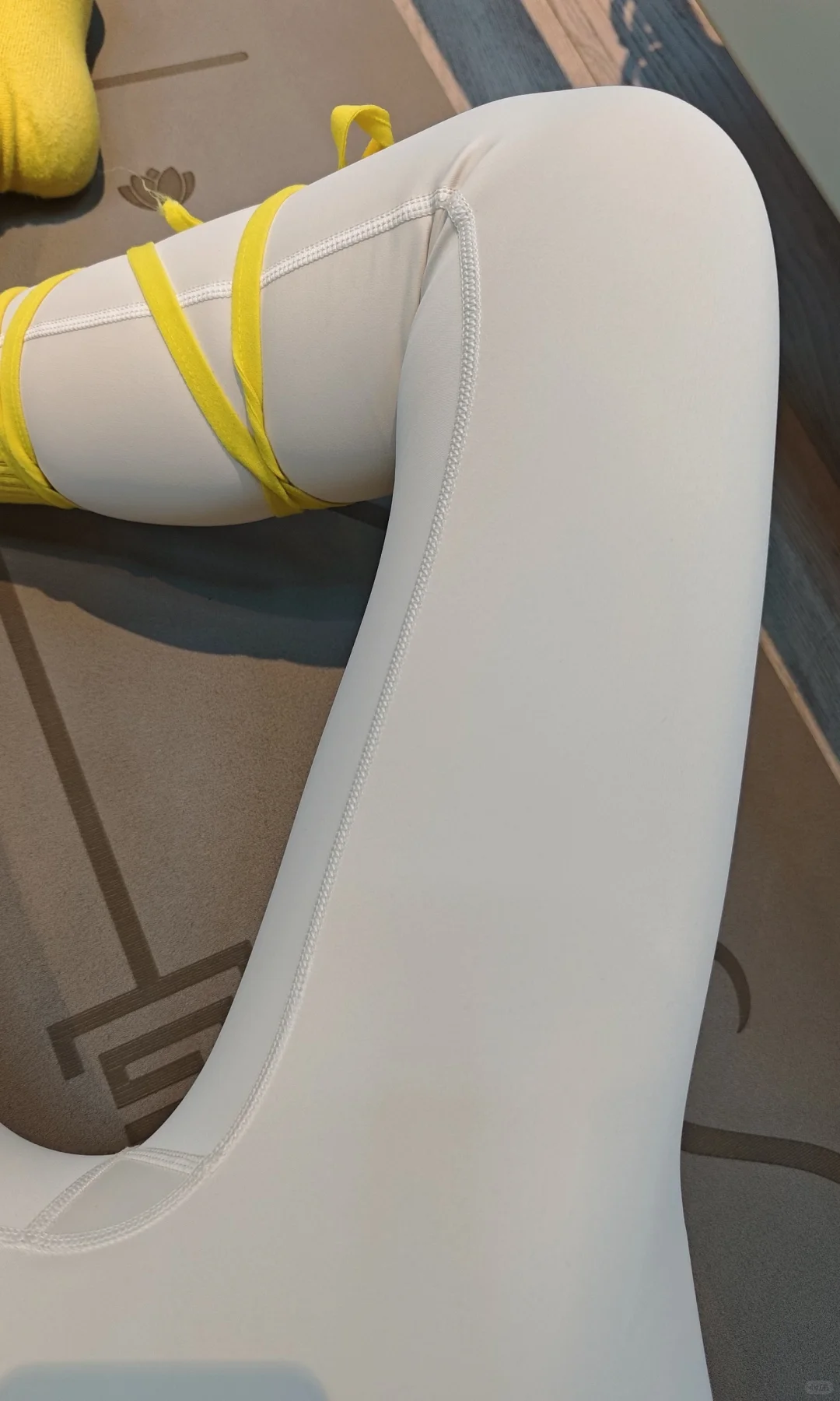 救命！白色瑜伽裤真的戳中我！