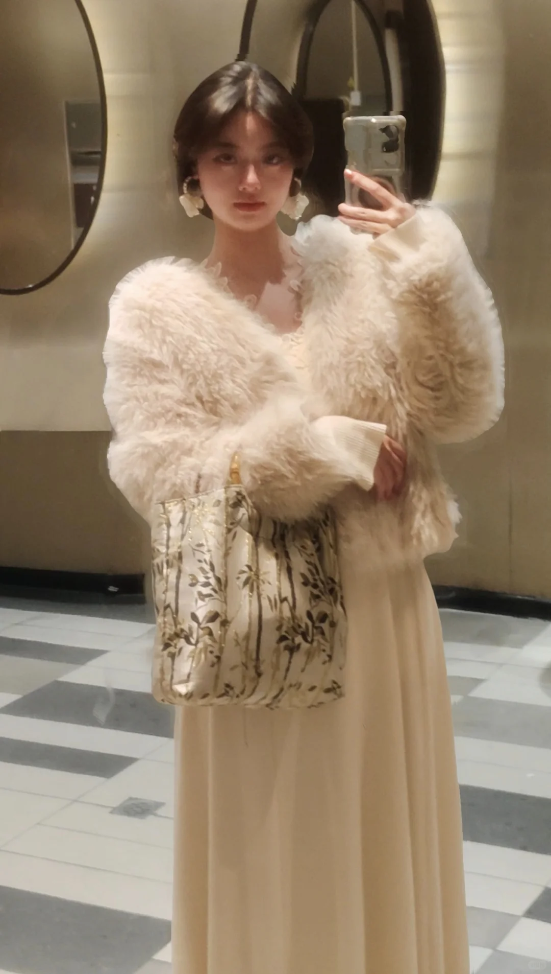 买到了属于梨形身材的报恩内搭裙