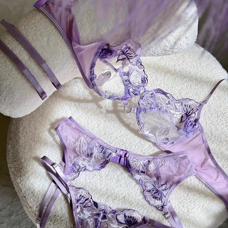 蕾丝与👩🏻，天生密不可分的情人