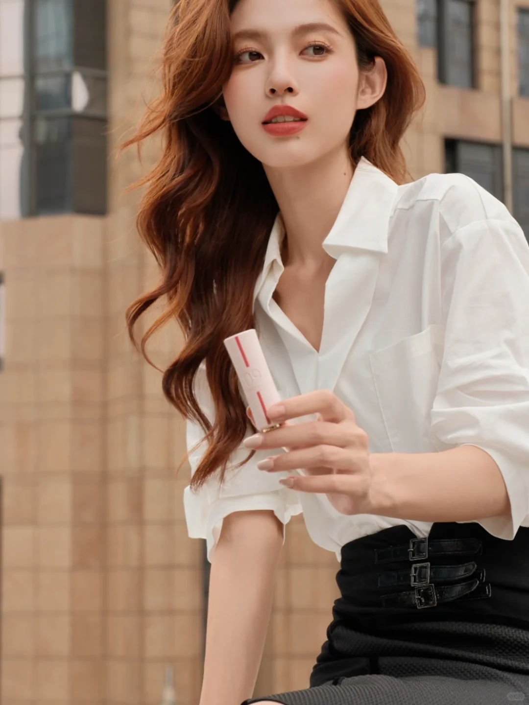 这个模特也太会拍了