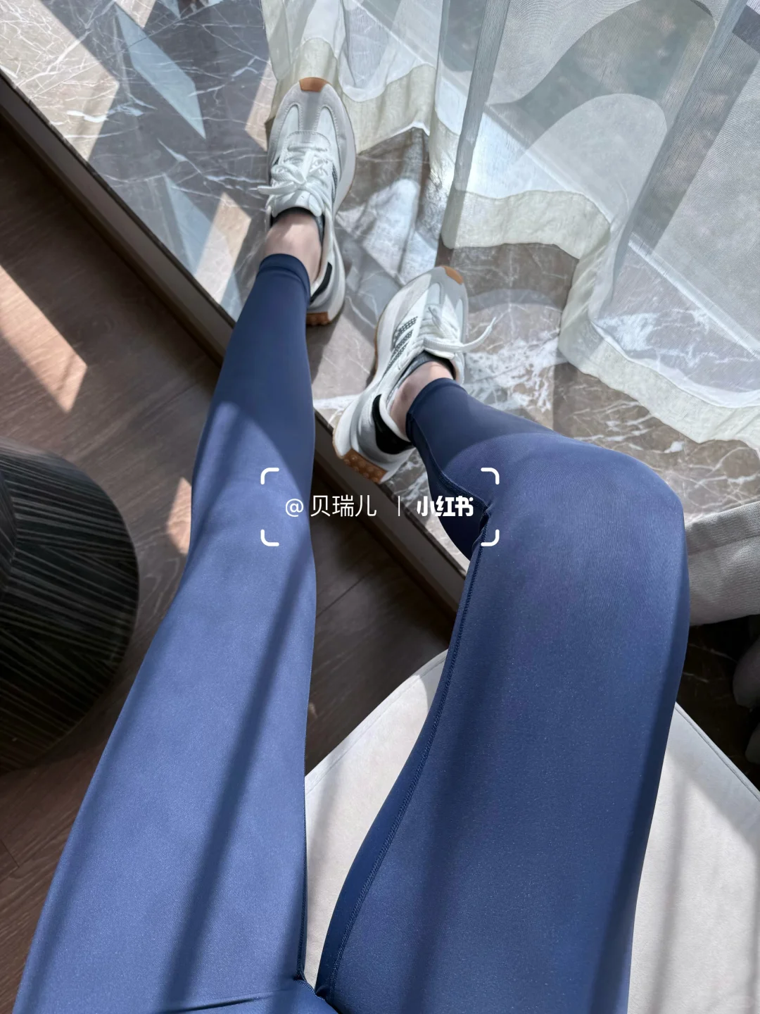 救命啊❗️这条藏青瑜伽裤显瘦又有颜无痕🤩