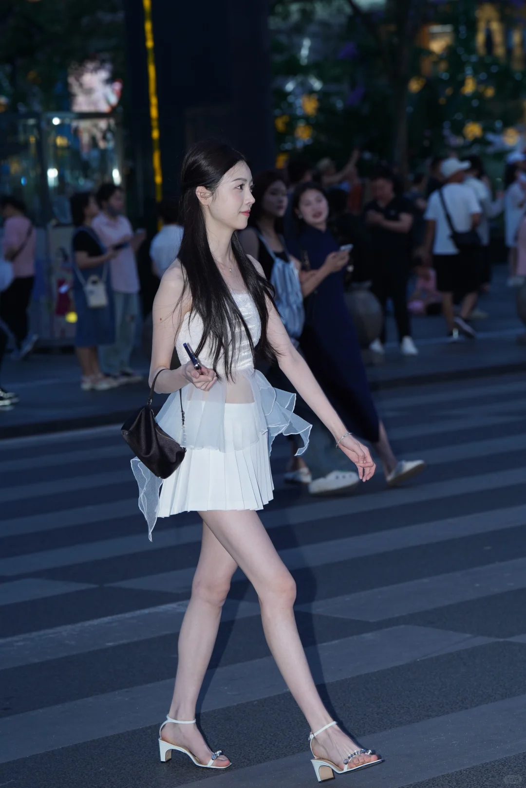 今晚的纯欲氛围感超标了！