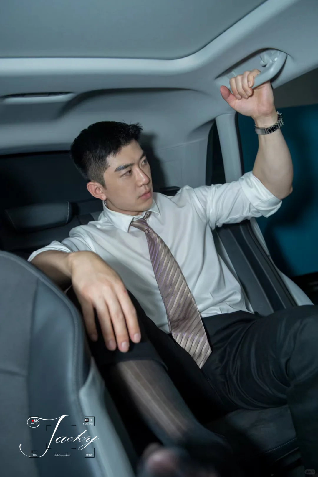 男生写真｜车内霸总，谁懂？