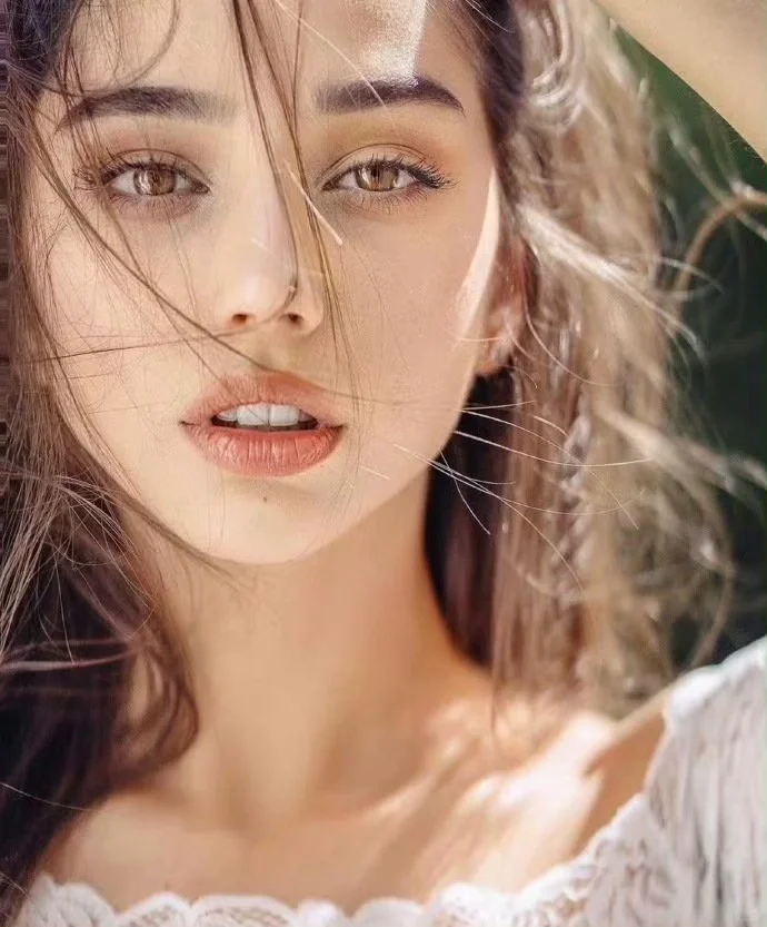 波兰混血嫩模Maja Strojek