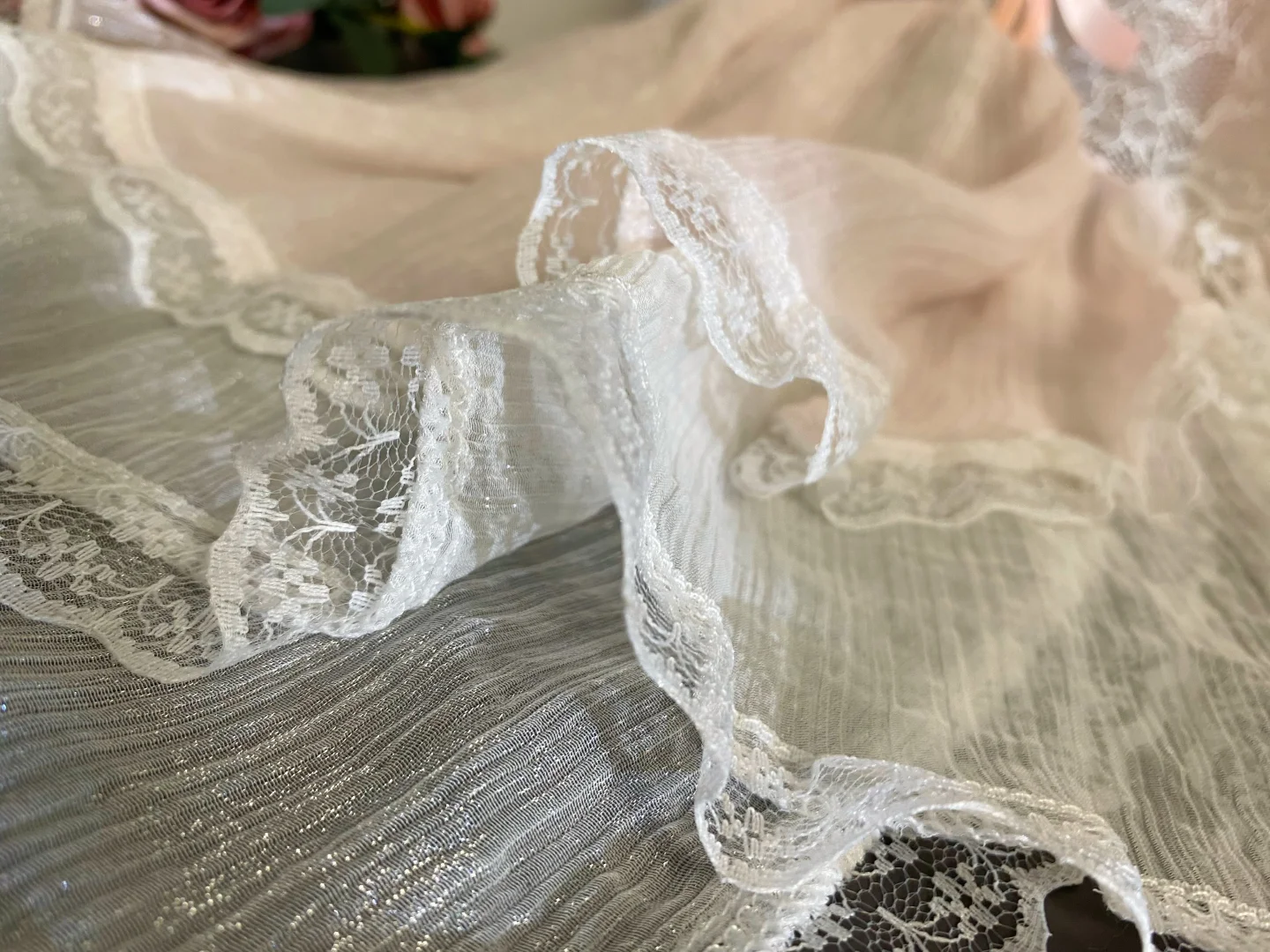 温柔如你，今晚的幸福就藏在这件粉色睡裙里